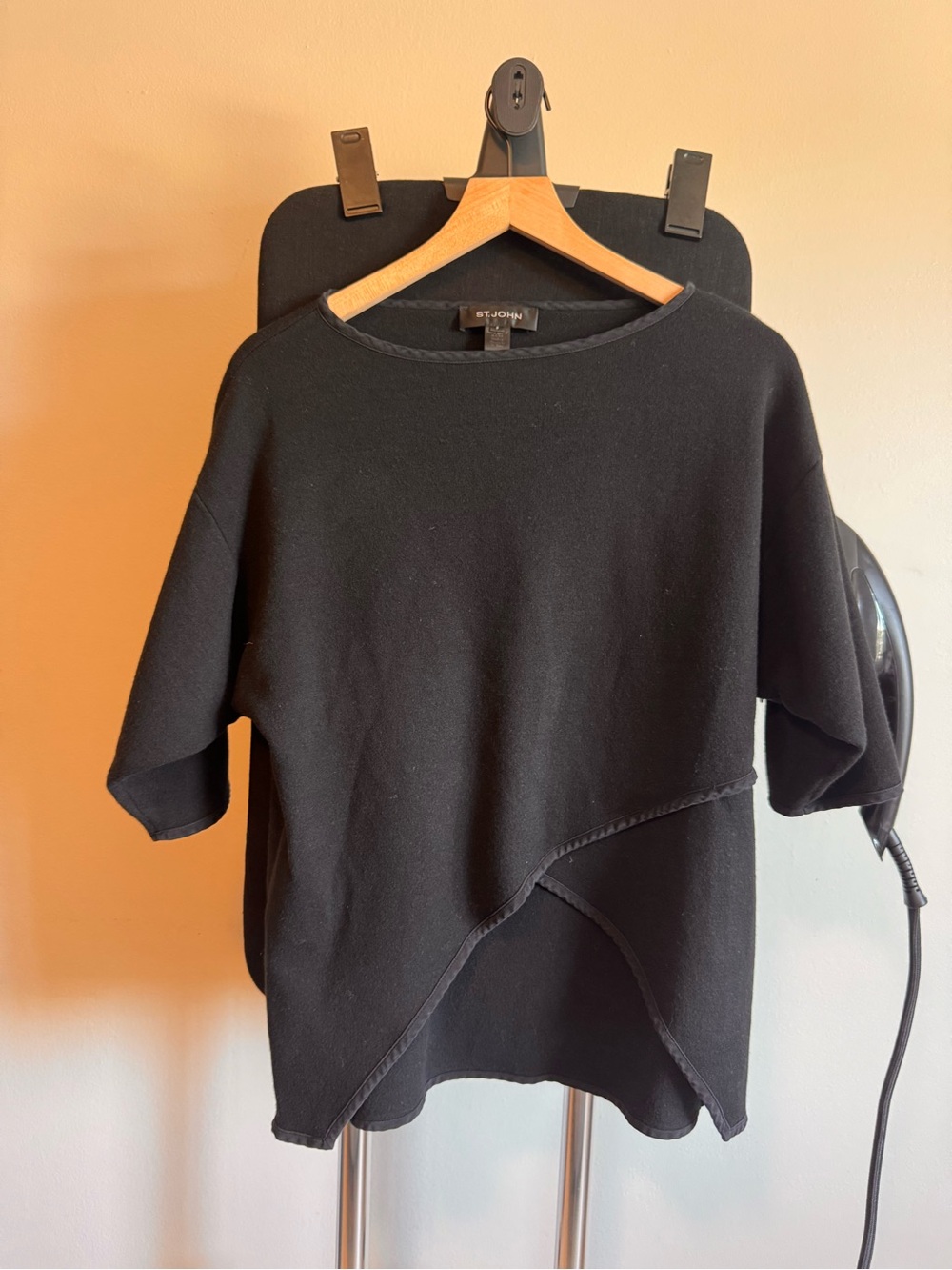 St. John Black Asymmetric Short-Sleeve Sweatshirt